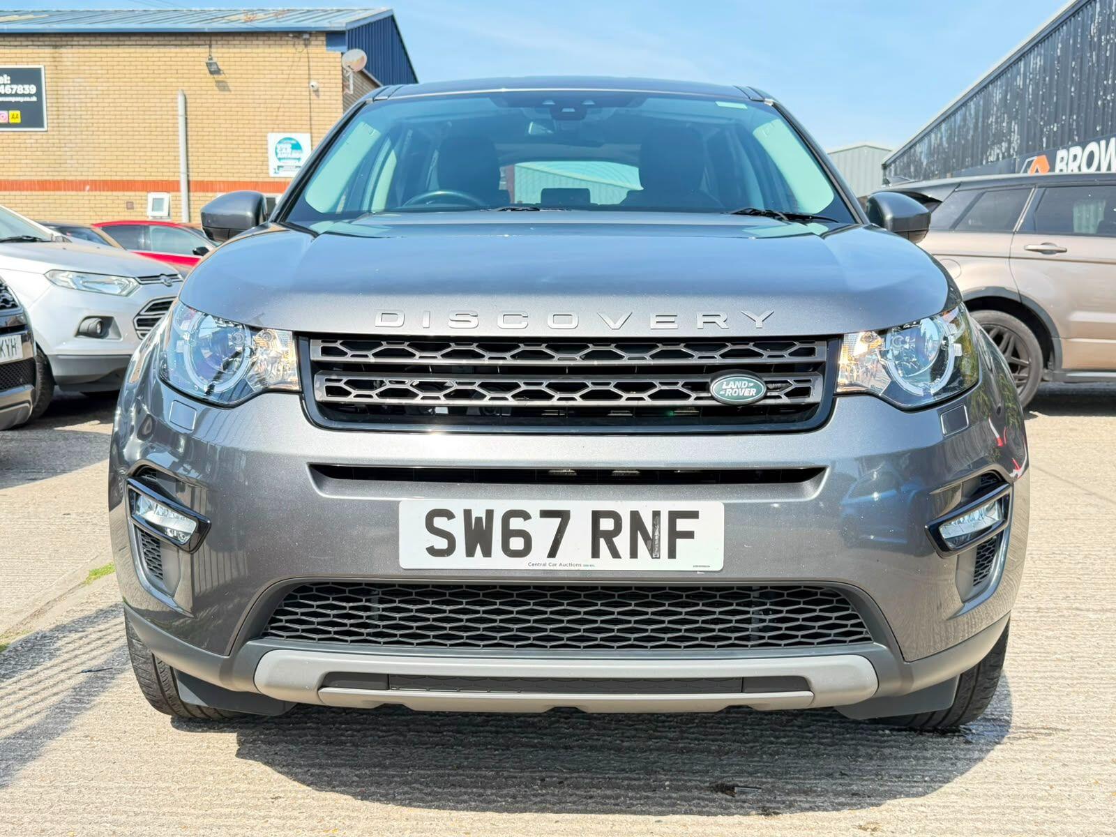 Land Rover Discovery Sport view 8