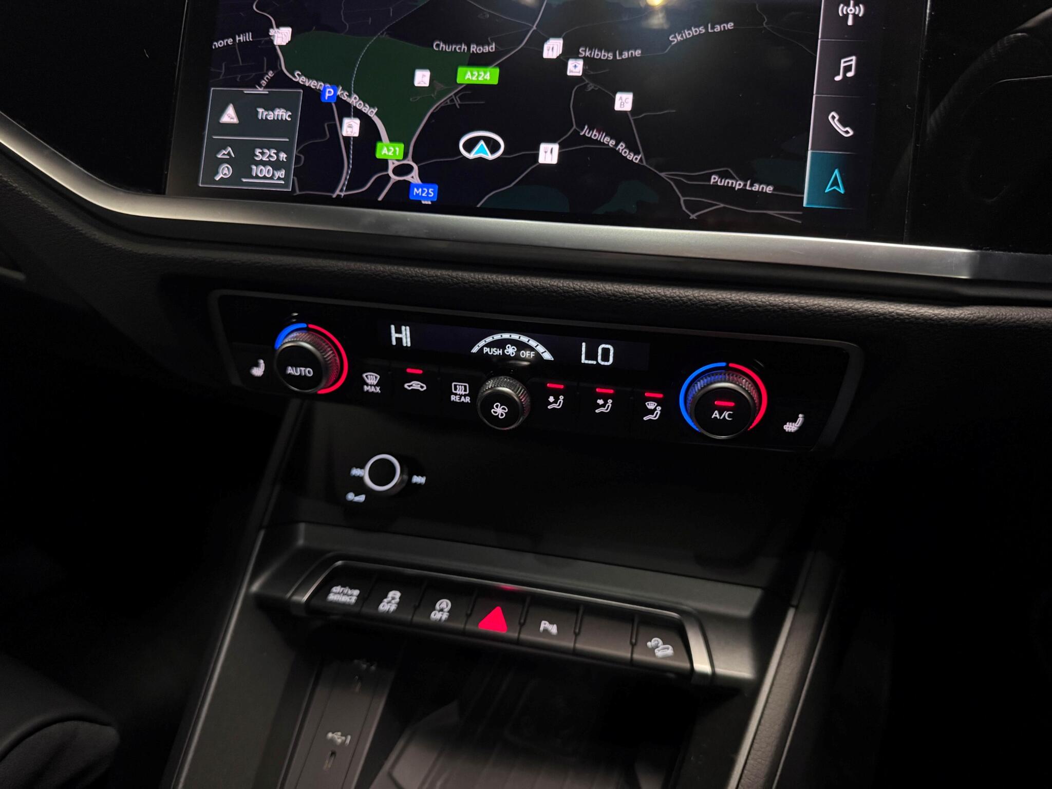 Audi Q3 view 36