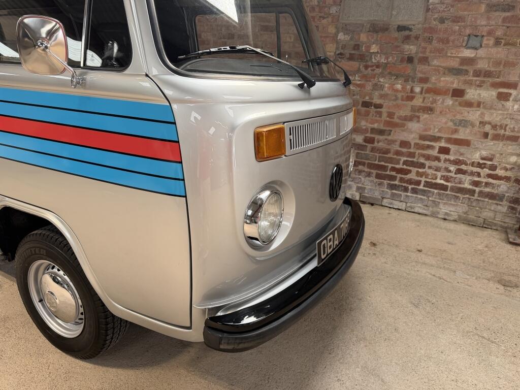 Volkswagen Transporter view 24