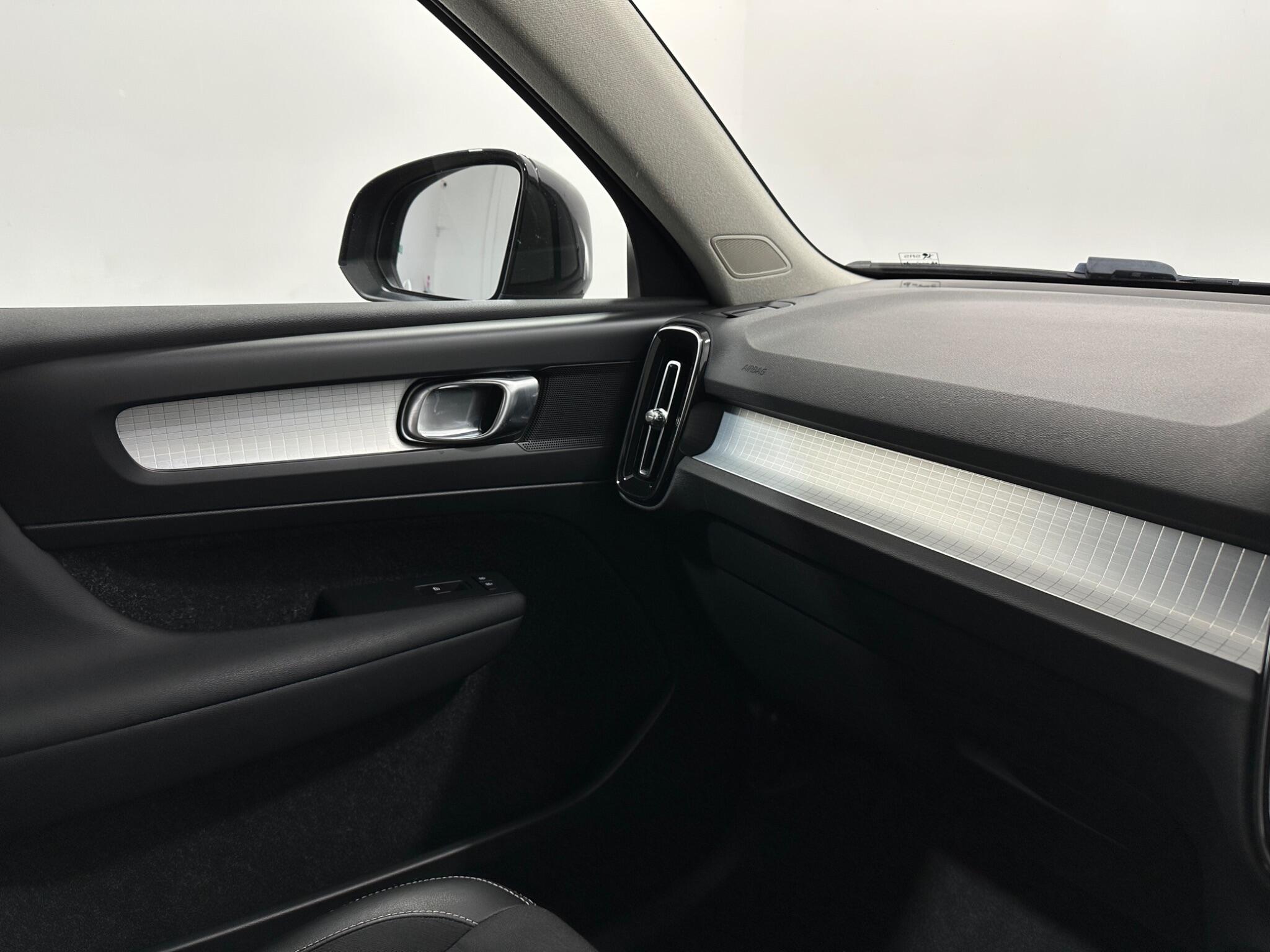 Volvo XC40 view 24