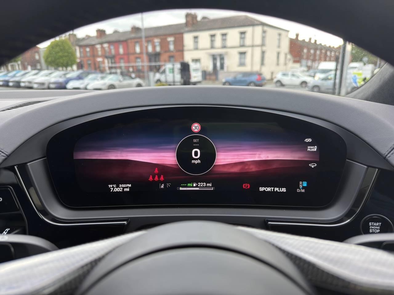 Porsche Cayenne view 19