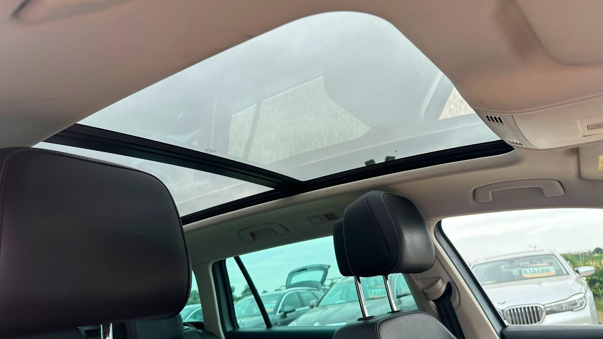 Volkswagen Passat view 33