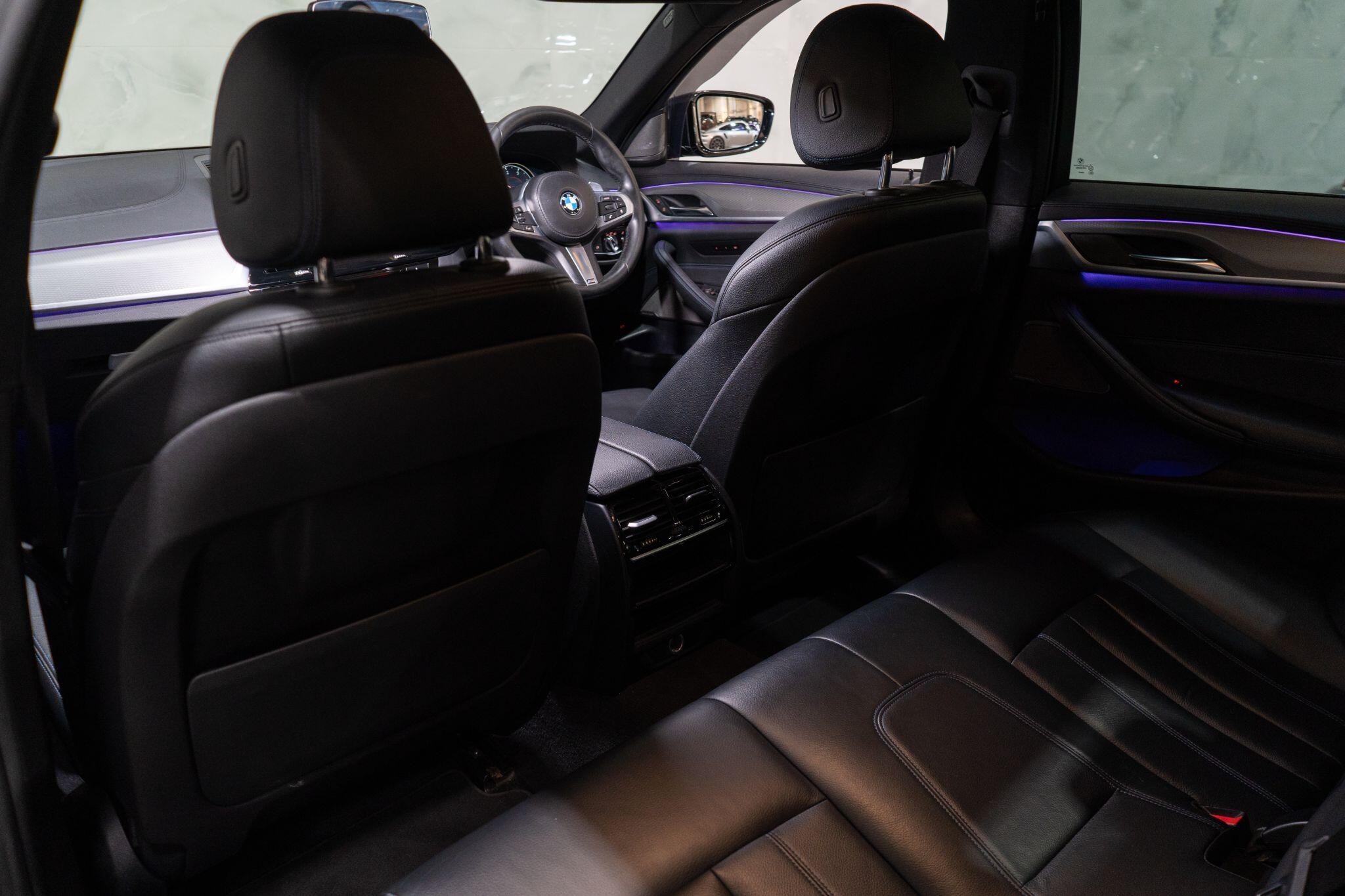 BMW 5 Series view 33