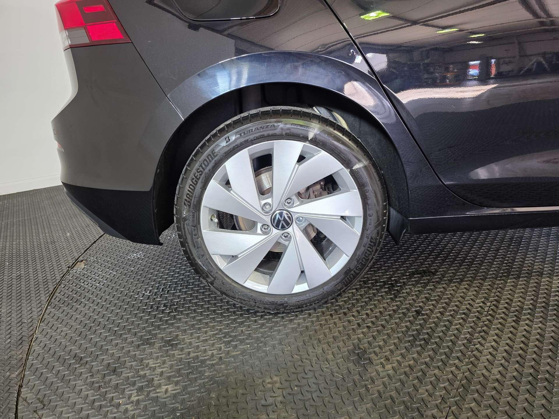 Volkswagen Golf view 65