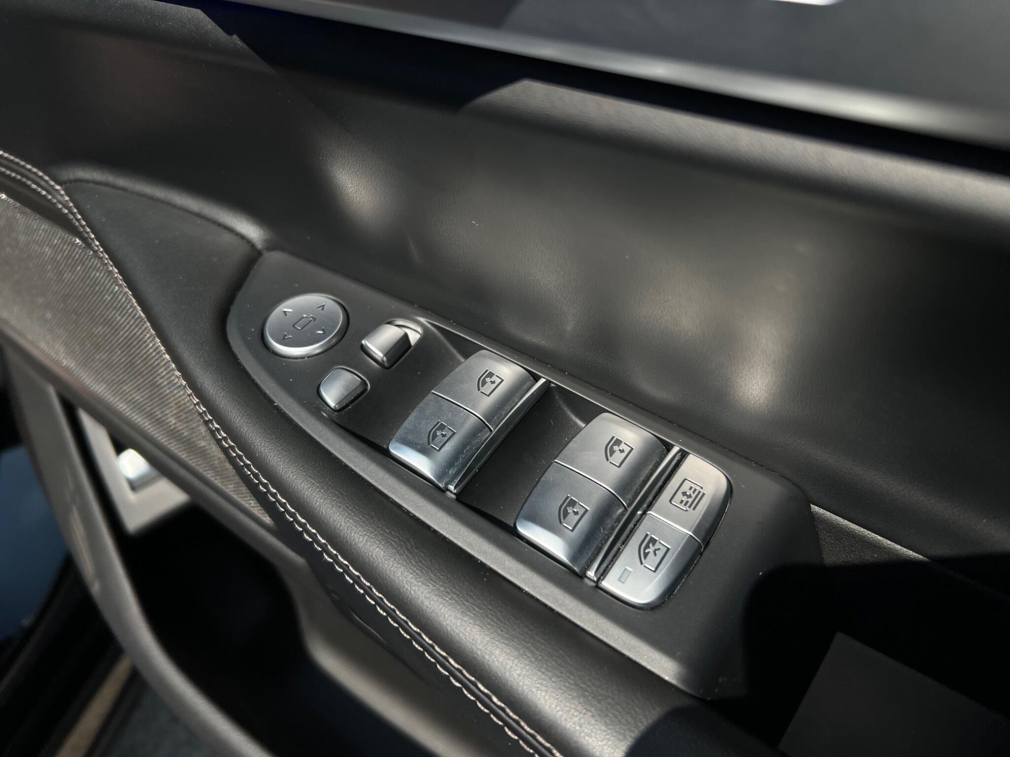 BMW 7 Series view 52