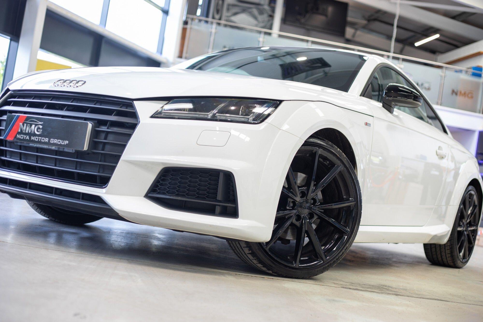 Audi TT view 6