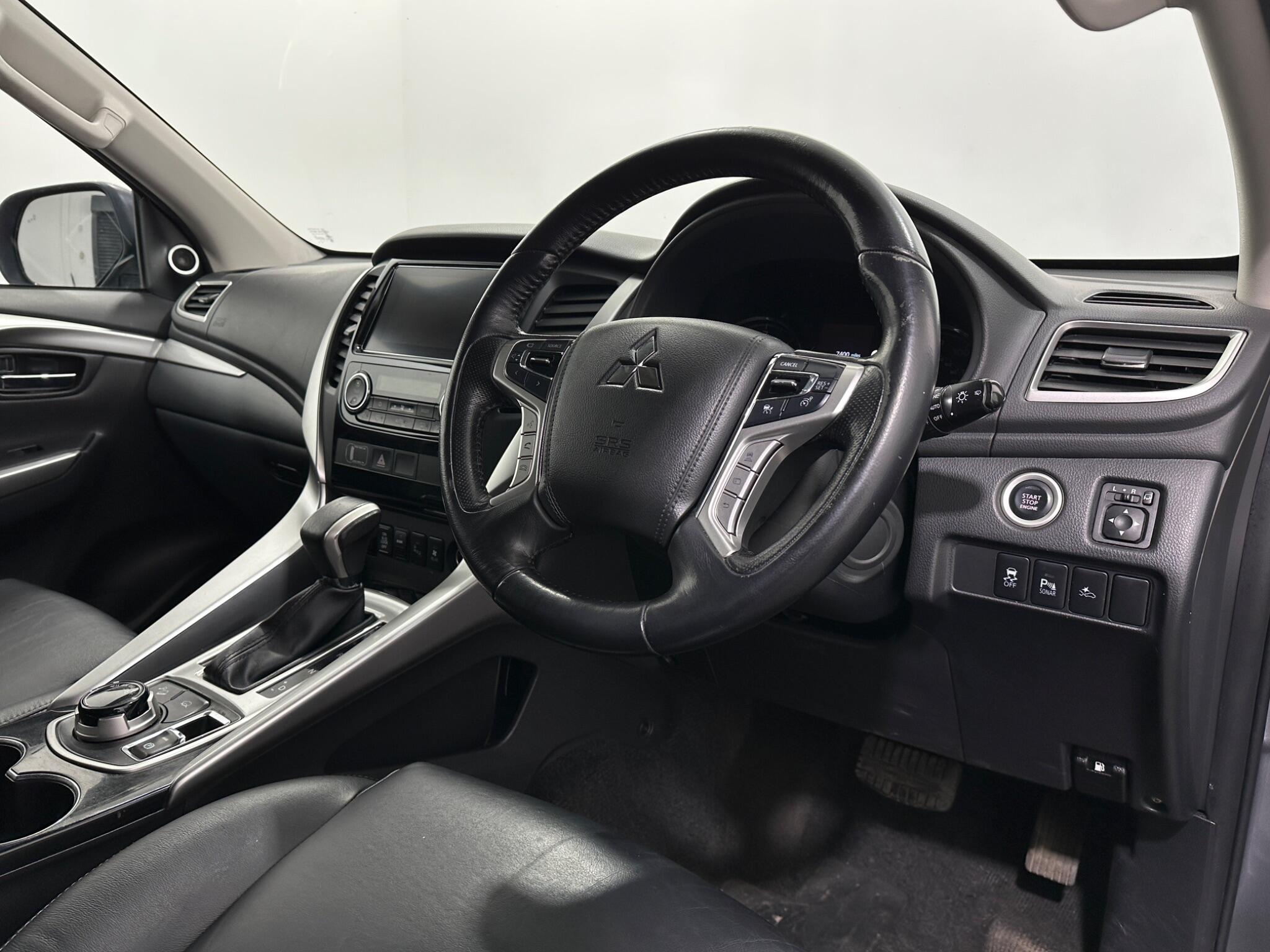 Mitsubishi Shogun Sport view 10