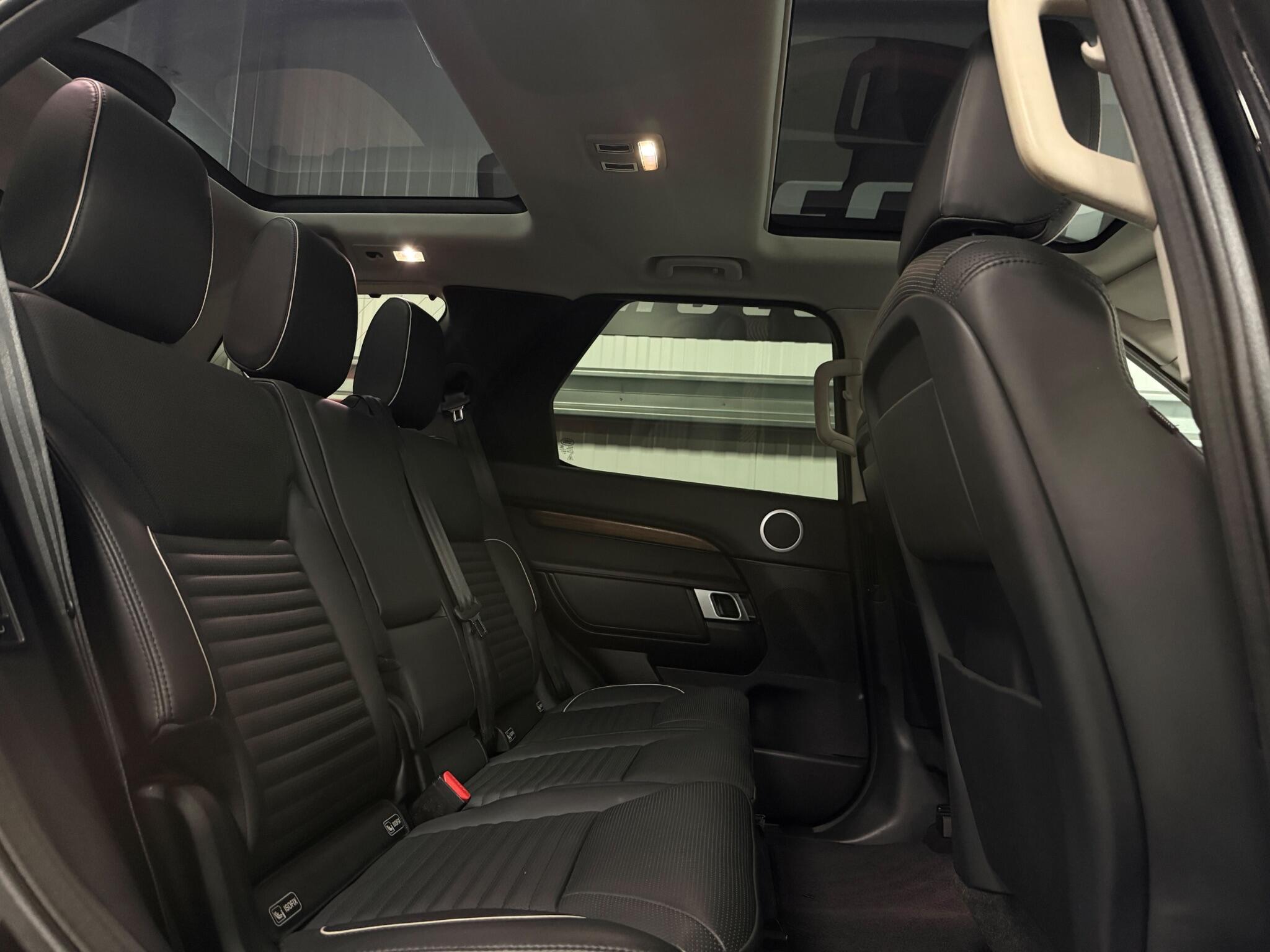 Land Rover Discovery view 20