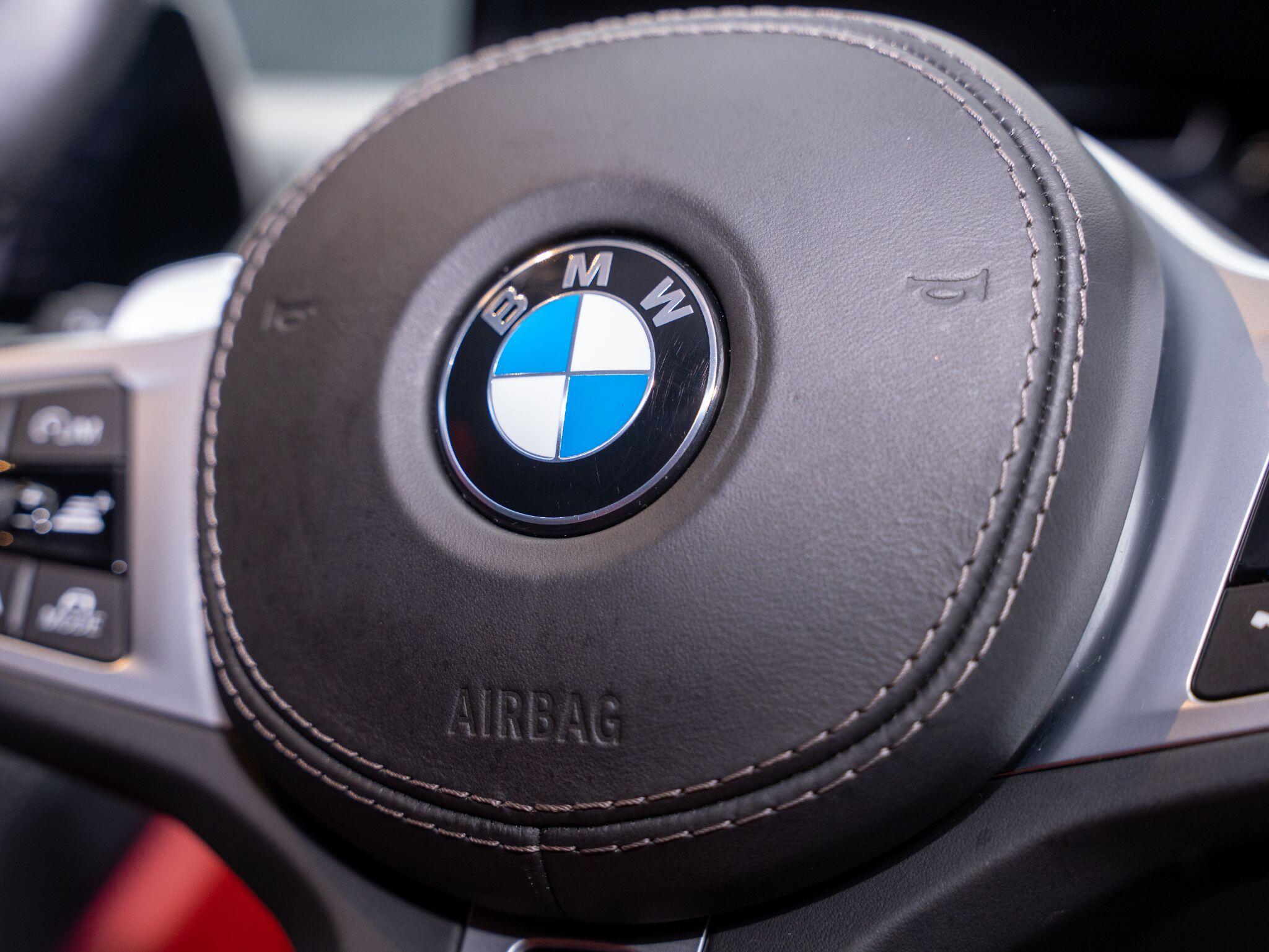 BMW 8 Series view 29