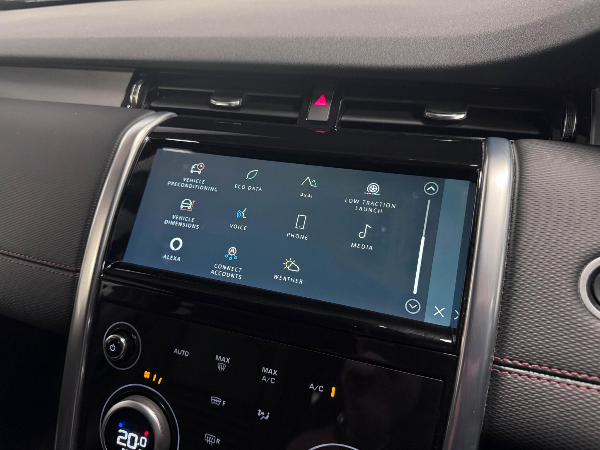 Land Rover Discovery Sport view 40