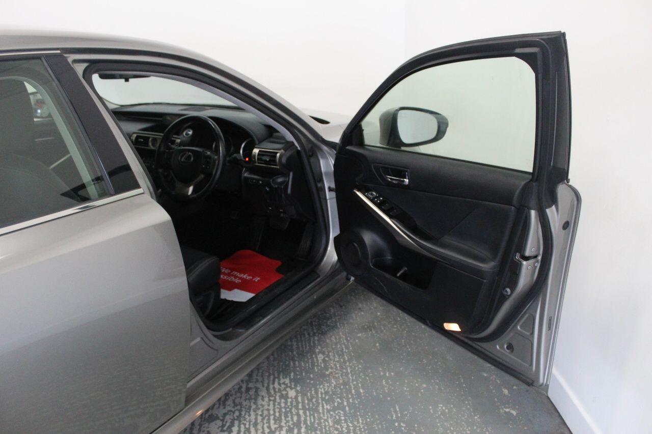 Lexus Is view 23