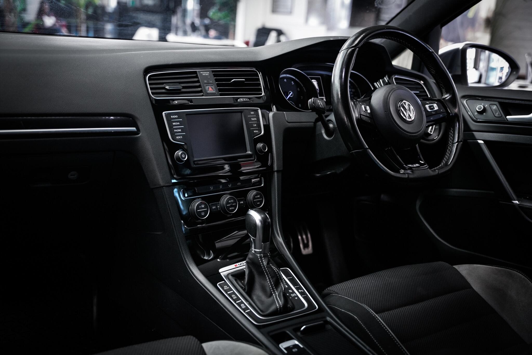 Volkswagen Golf view 22