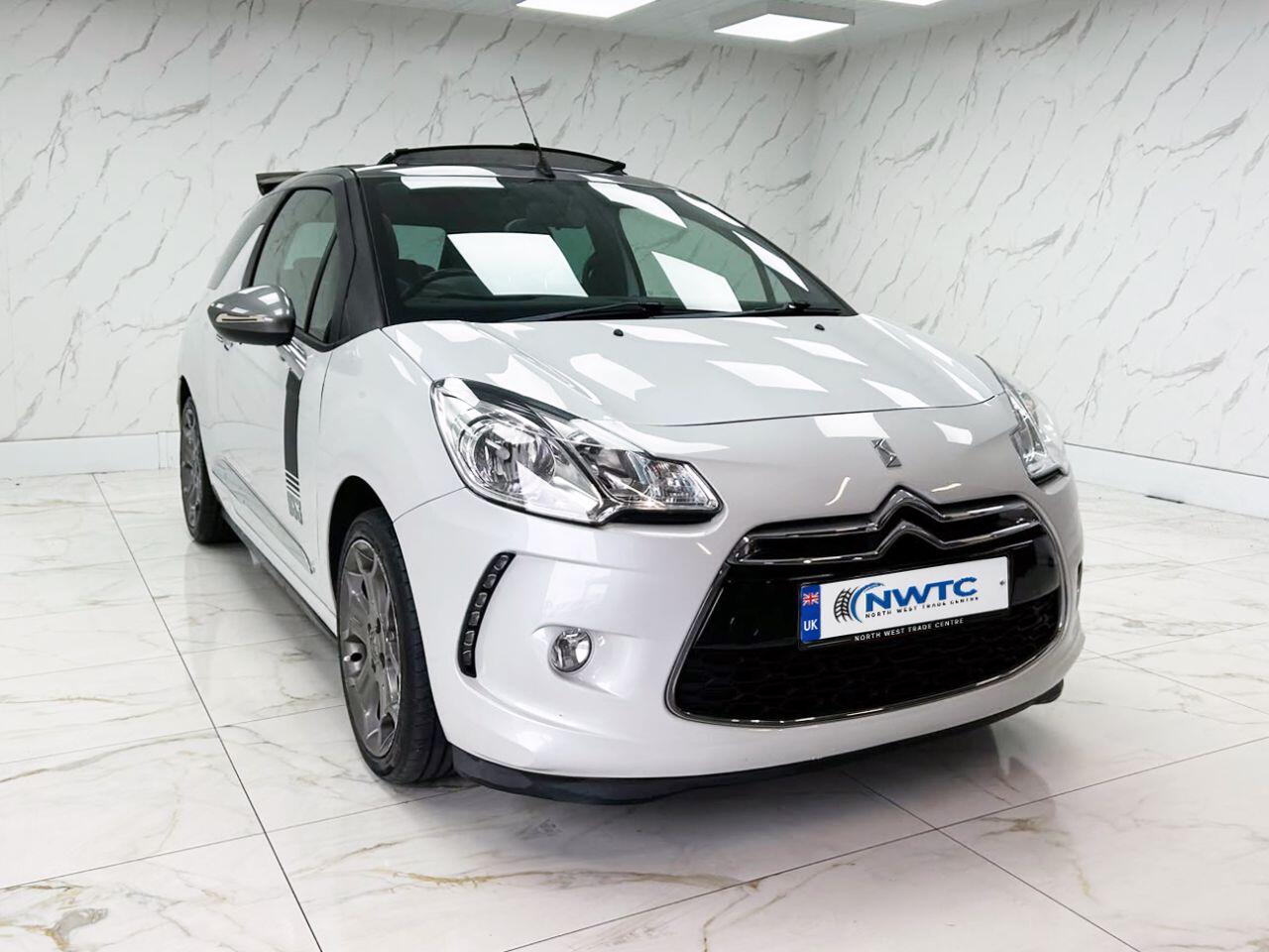 DS Automobiles DS 3 view 4