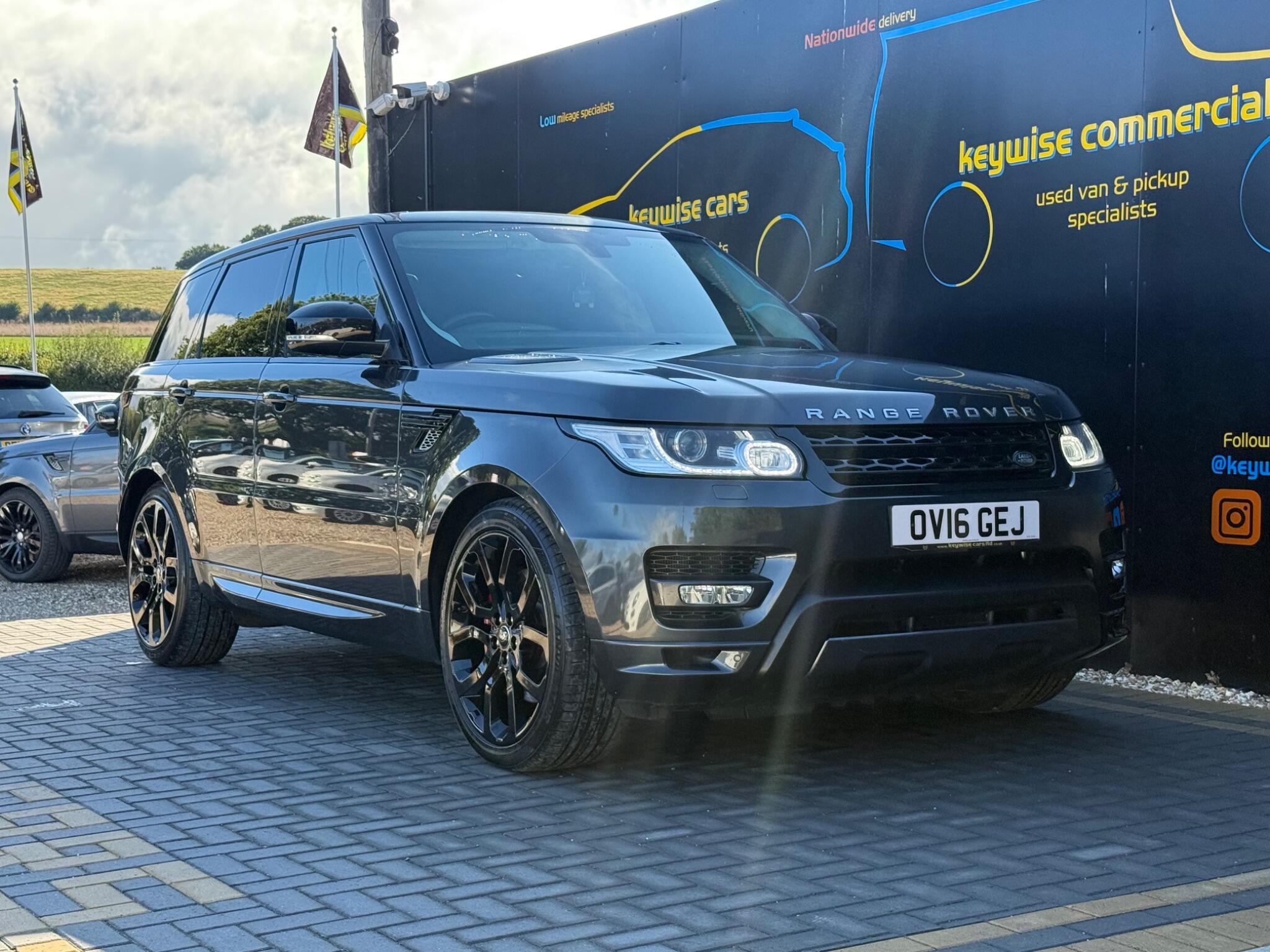 Land Rover Range Rover Sport view 9