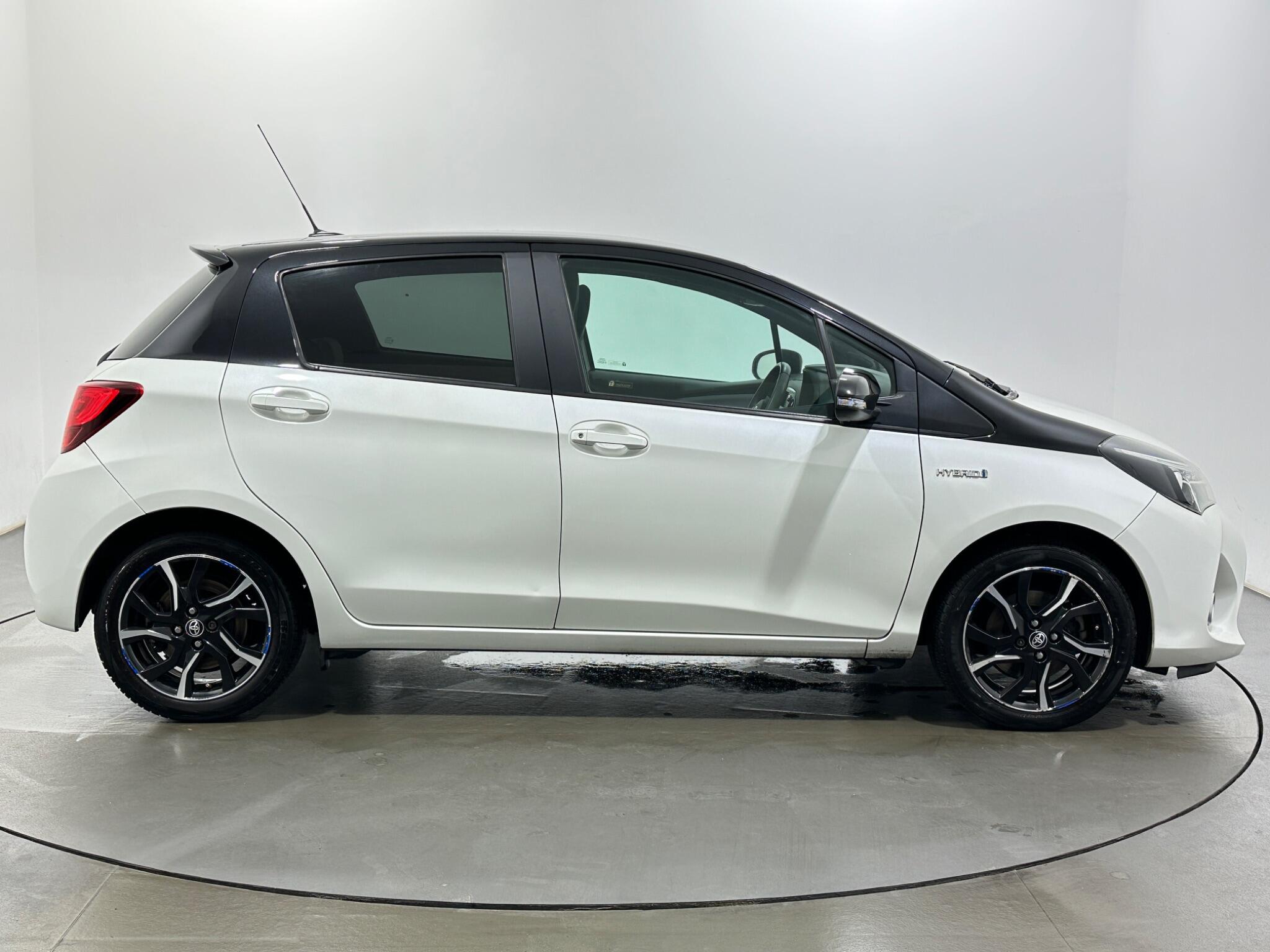 Toyota Yaris view 9