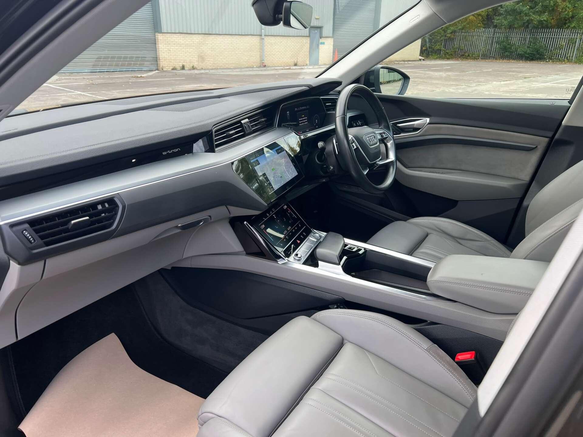 Audi E-Tron view 46