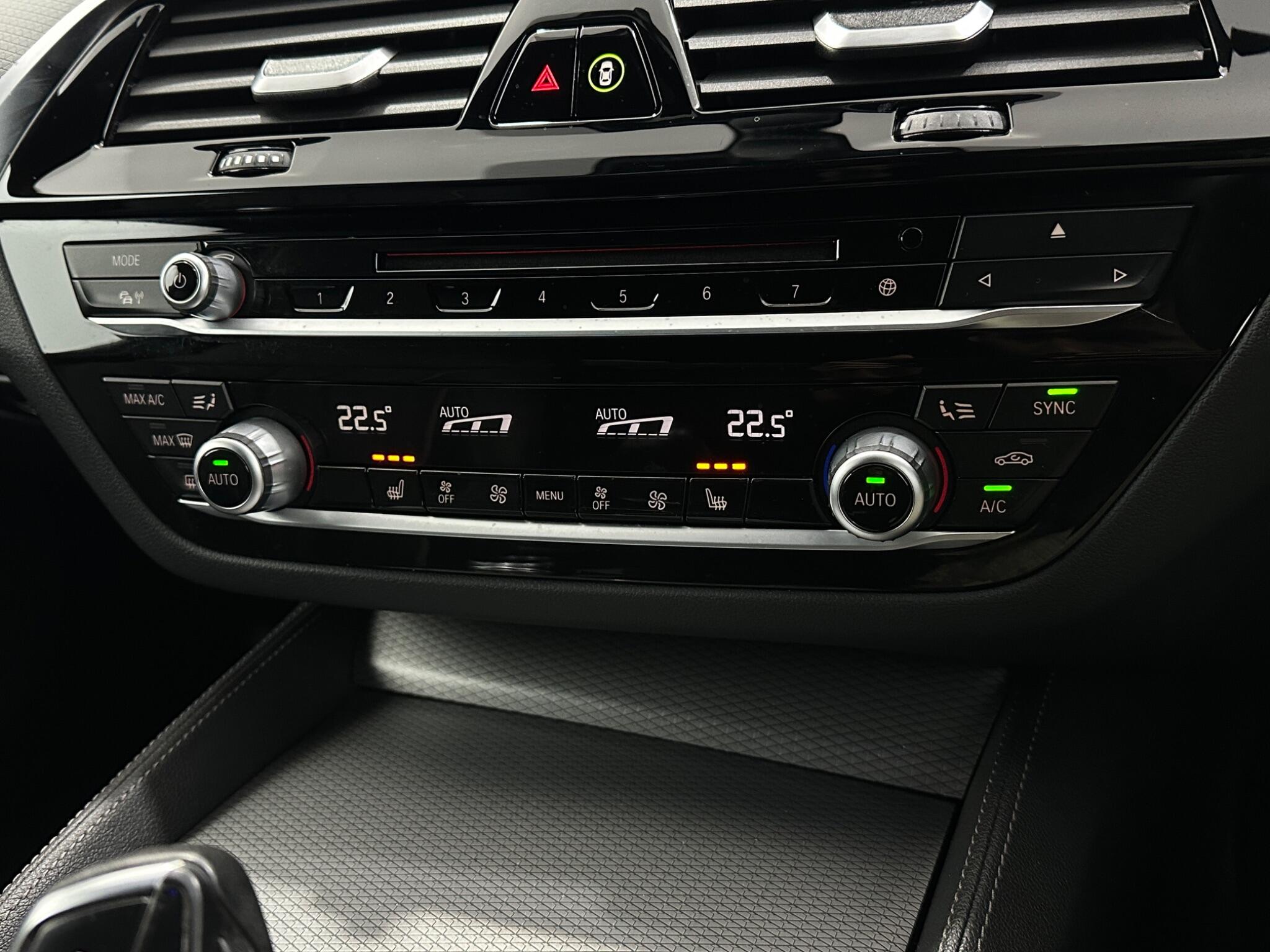 BMW 5 Series view 23