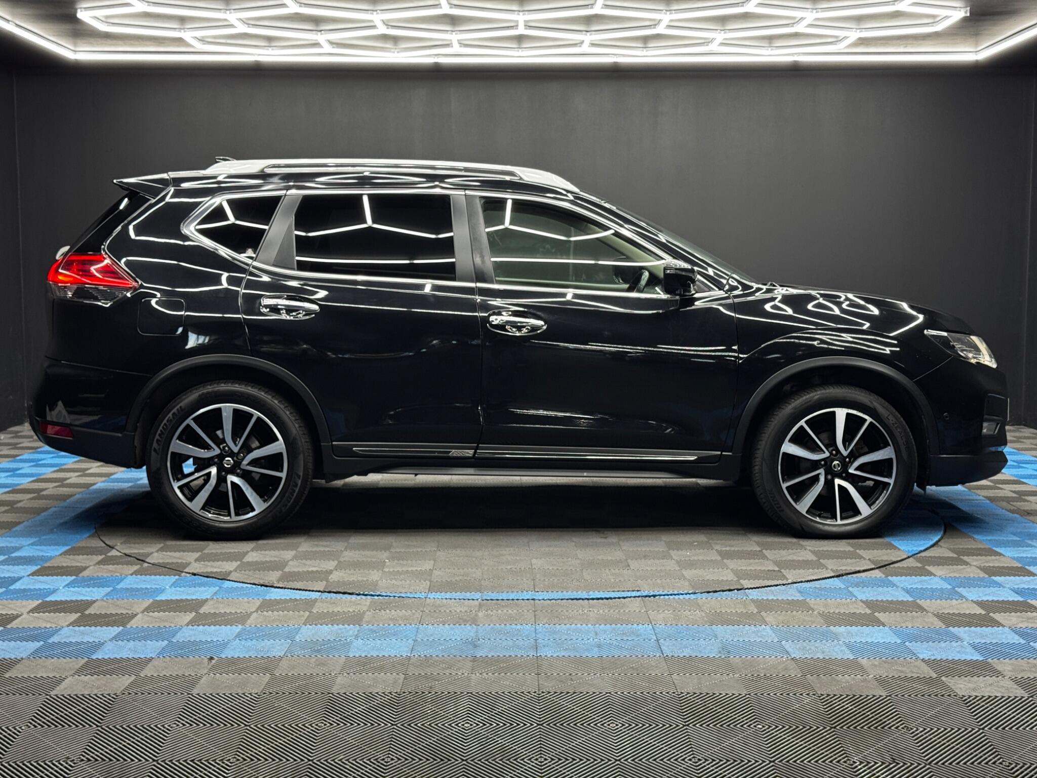 Nissan X-Trail view 4