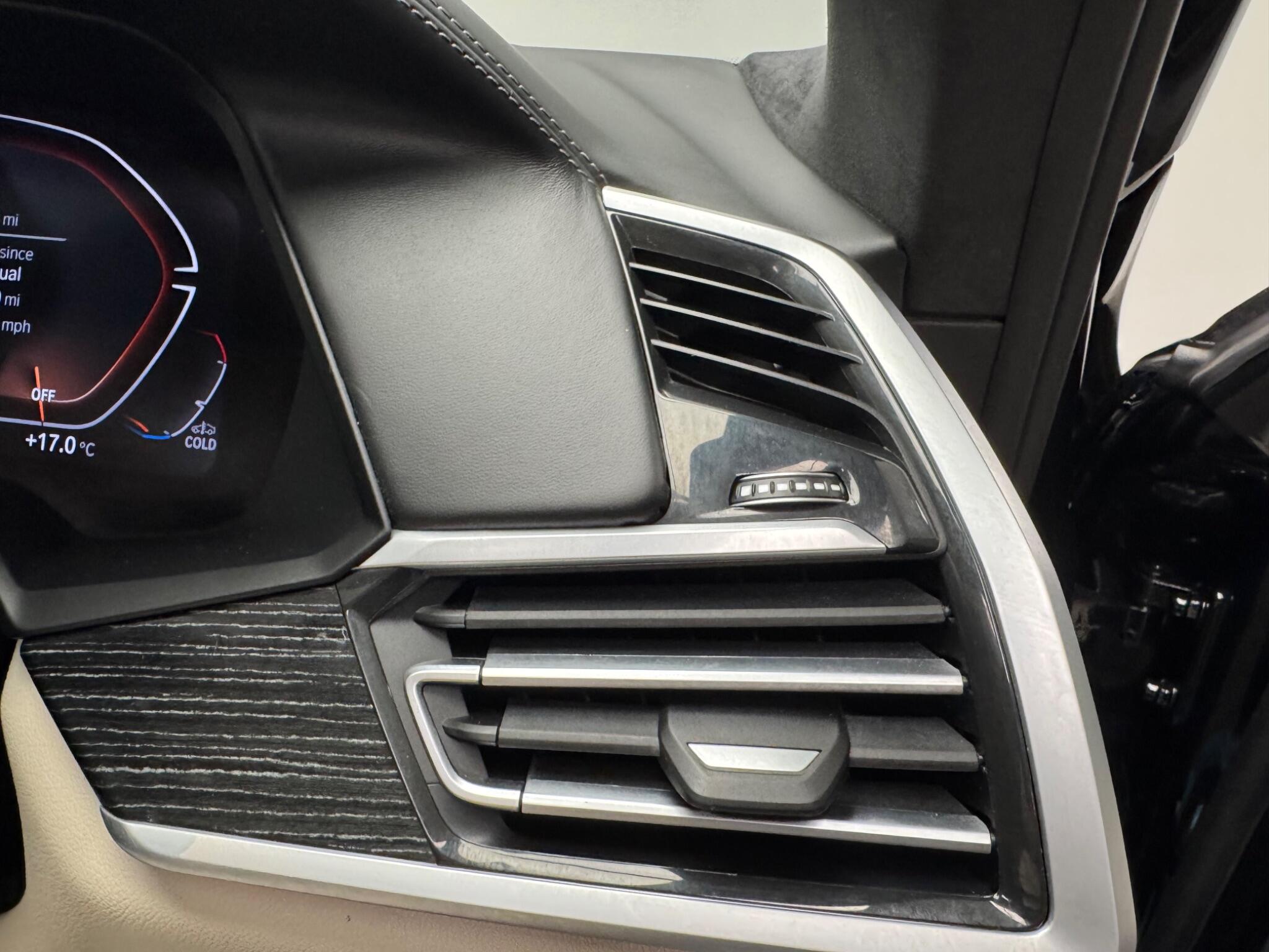 BMW X7 view 14