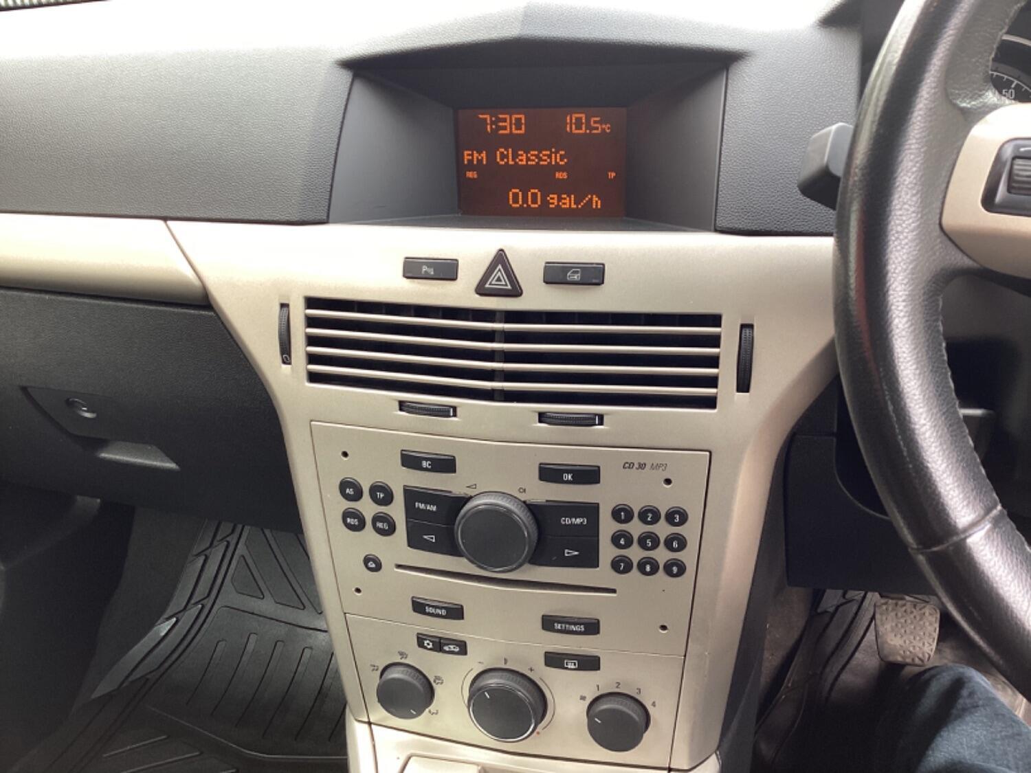 Vauxhall Astra view 21