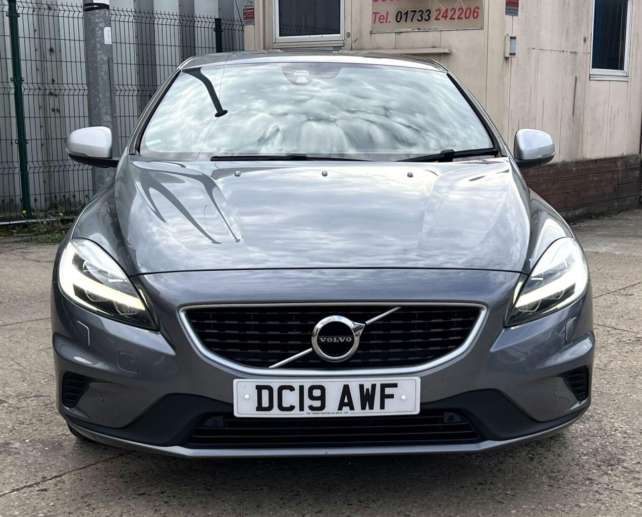 Volvo V40 view 5