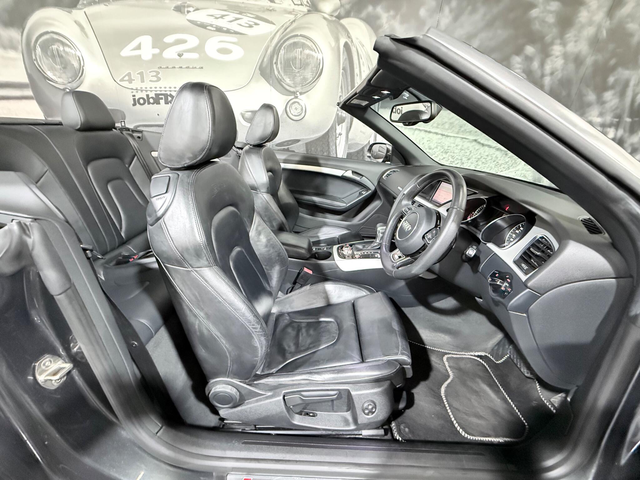Audi A5 Cabriolet view 8