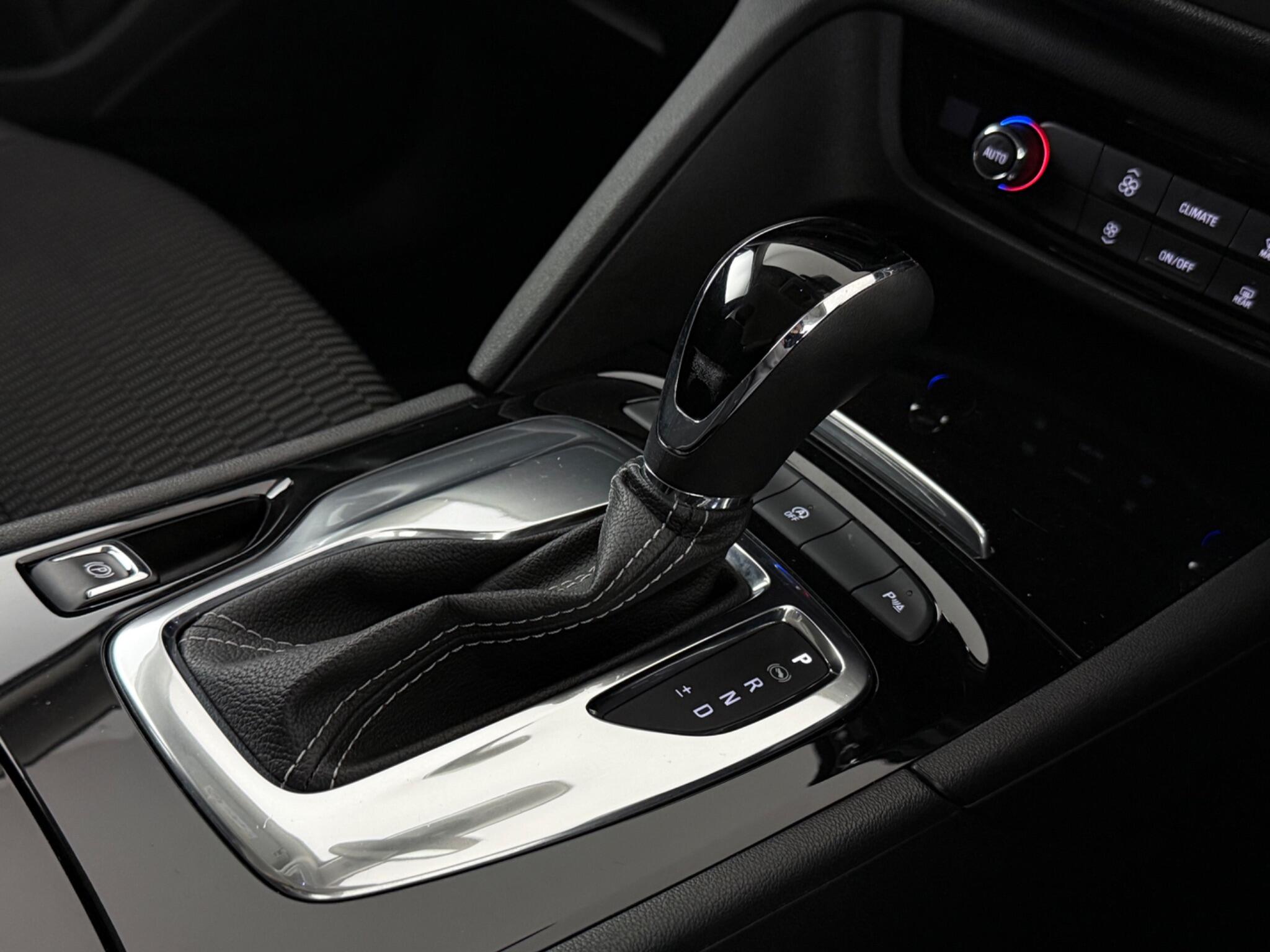 Vauxhall Insignia view 22