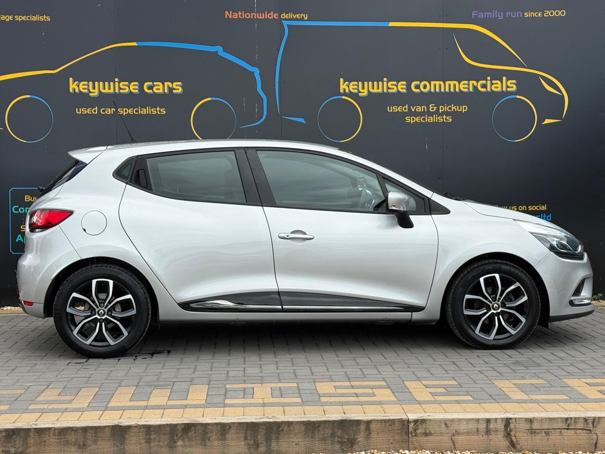 Renault Clio view 6