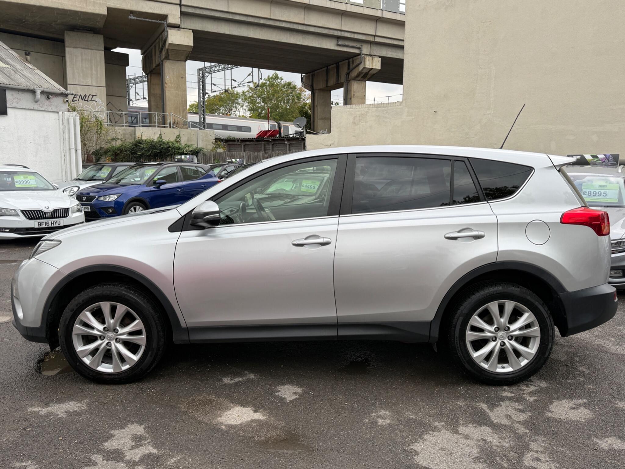 Toyota RAV4 - Image 10