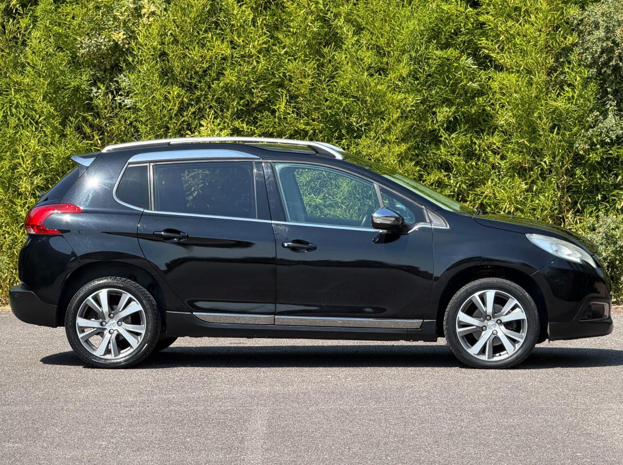 Peugeot 2008 view 3