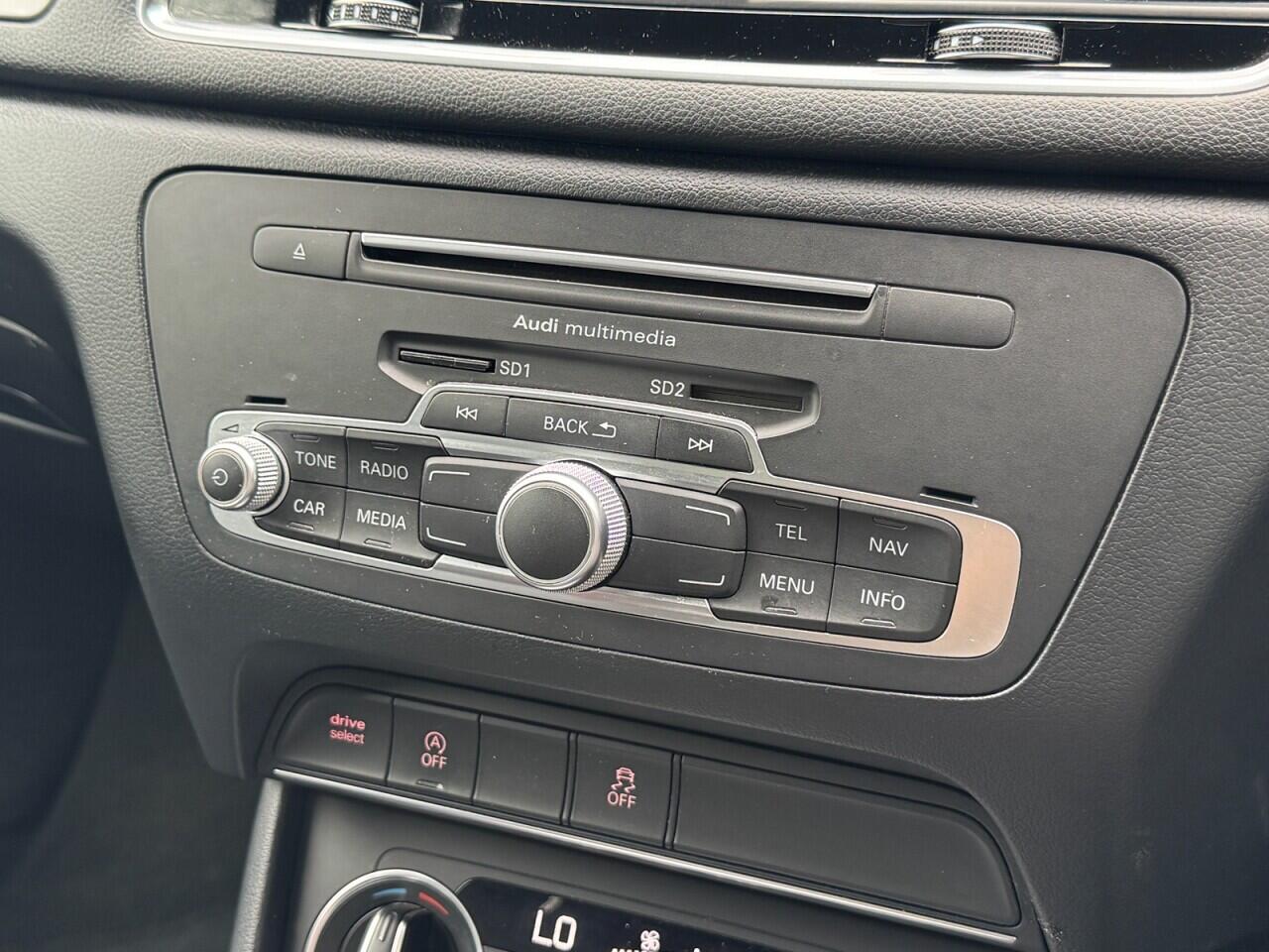 Audi Q3 view 19