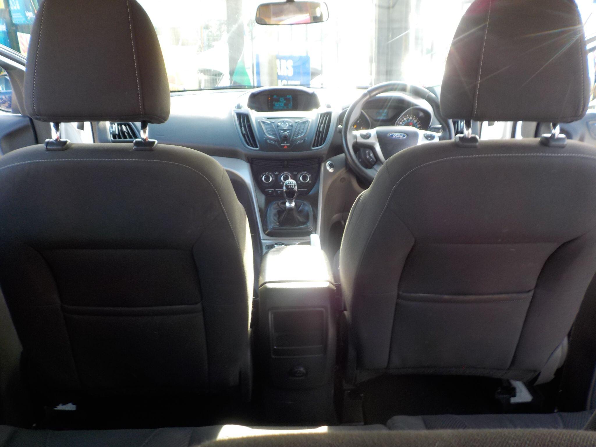 Ford Kuga 2.0 TDCi Zetec 2WD Euro 6 (s/s) 5dr