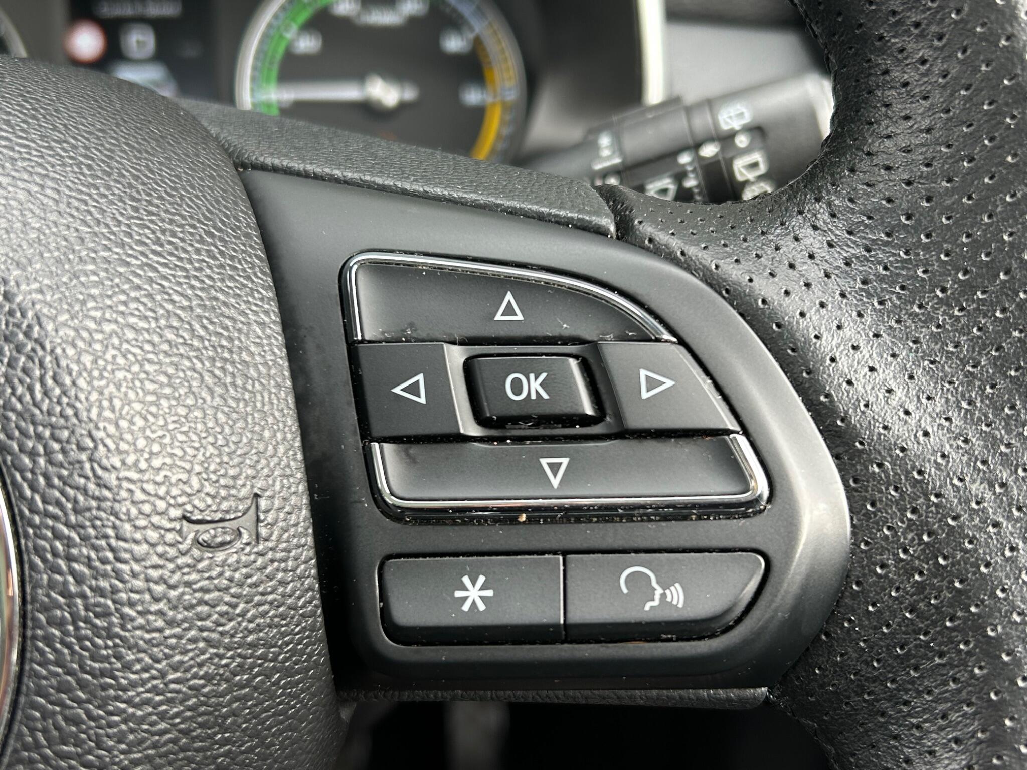 MG ZS view 36