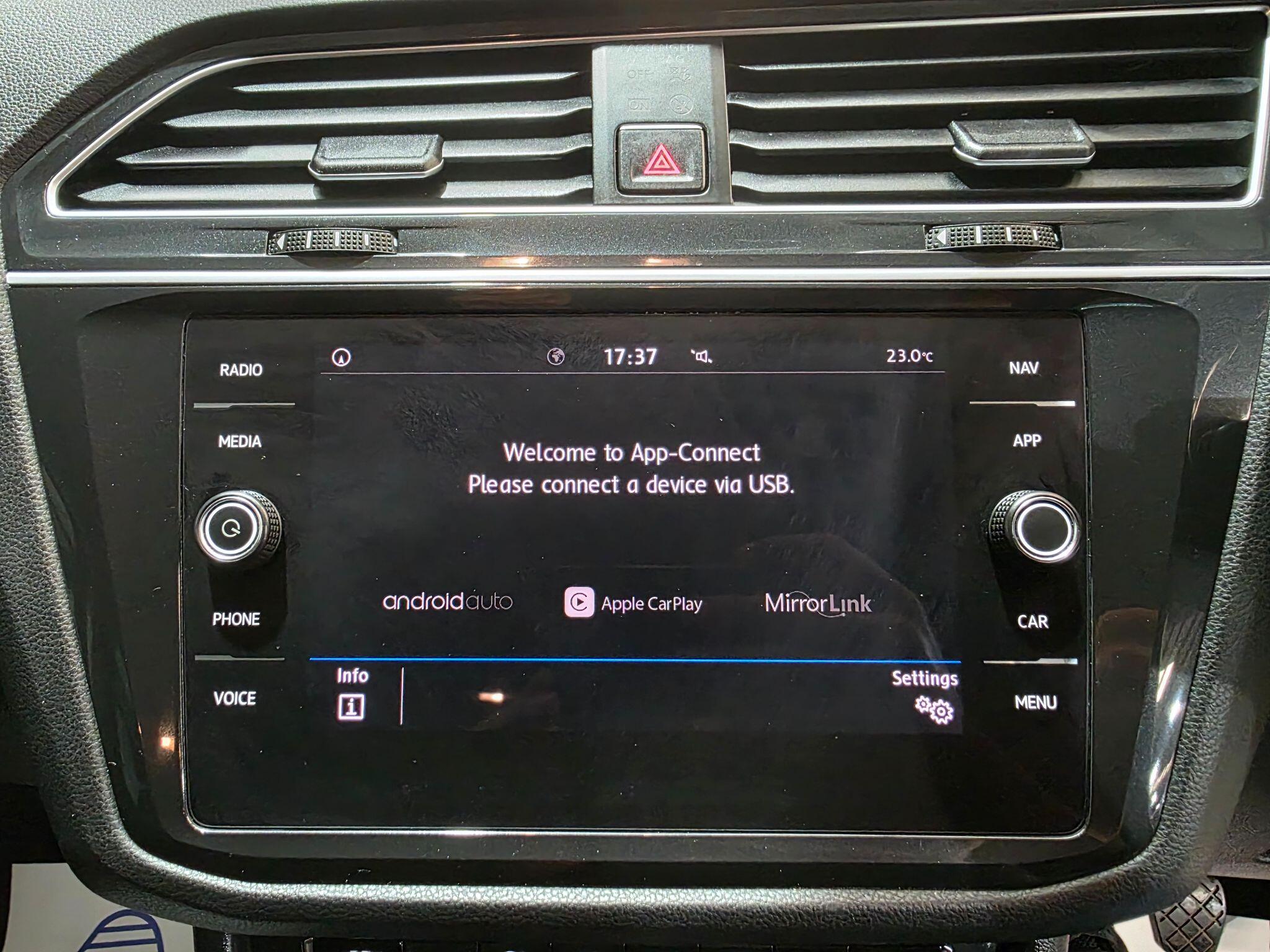 Volkswagen Tiguan view 8