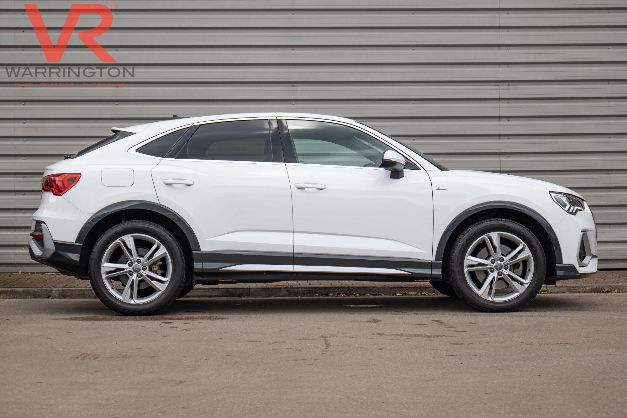 Audi Q3 view 21