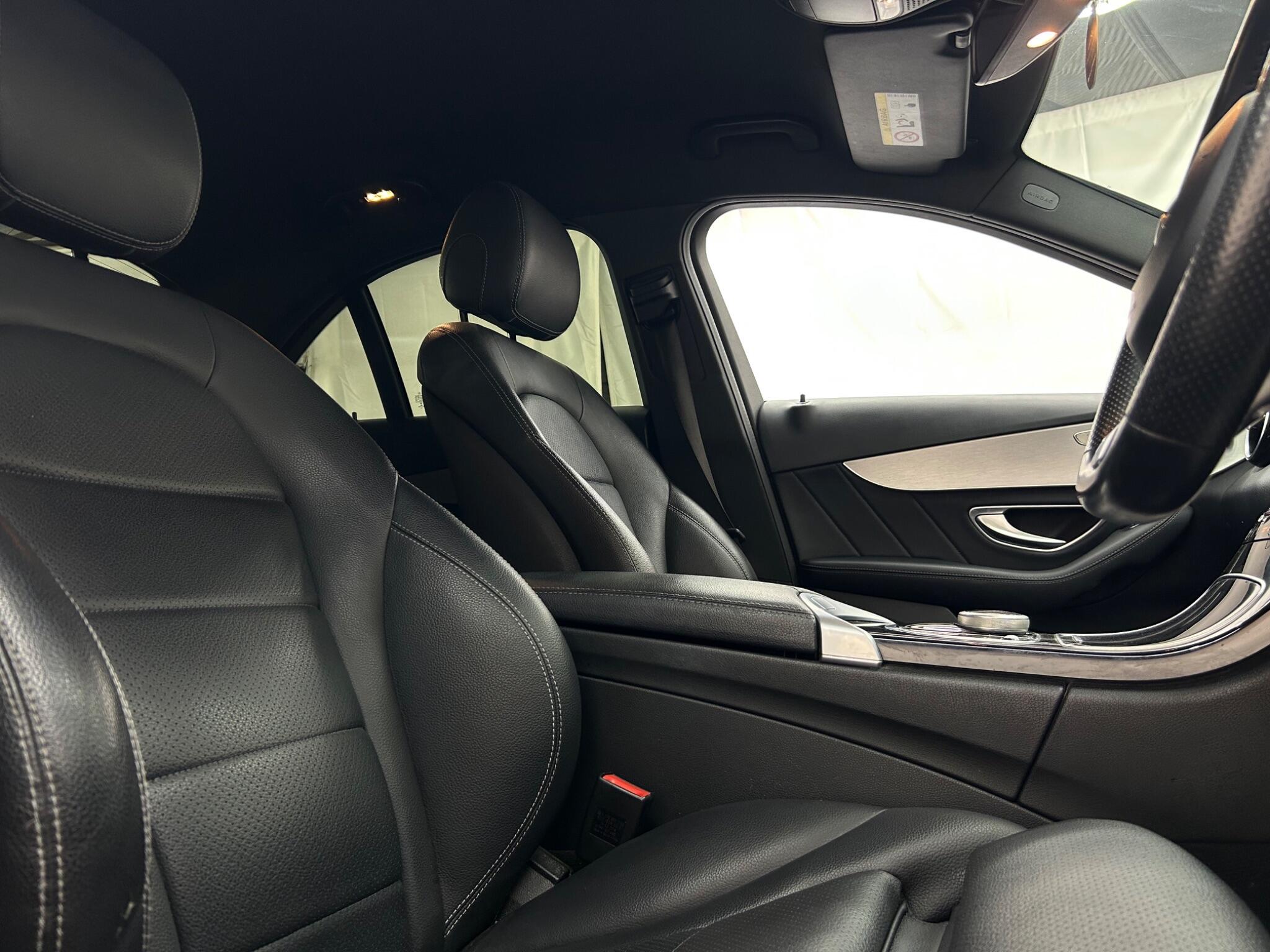 Mercedes-Benz C-Class view 21