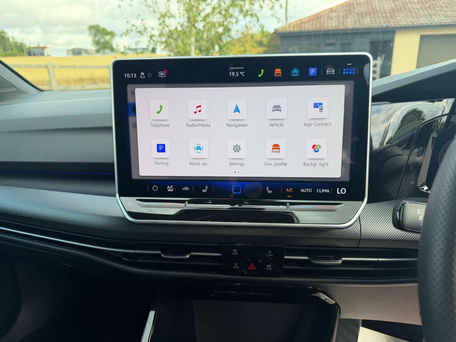Volkswagen Golf view 19