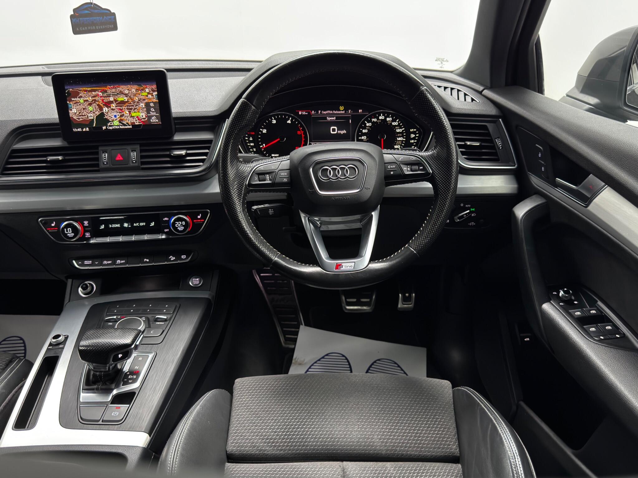 Audi Q5 view 5