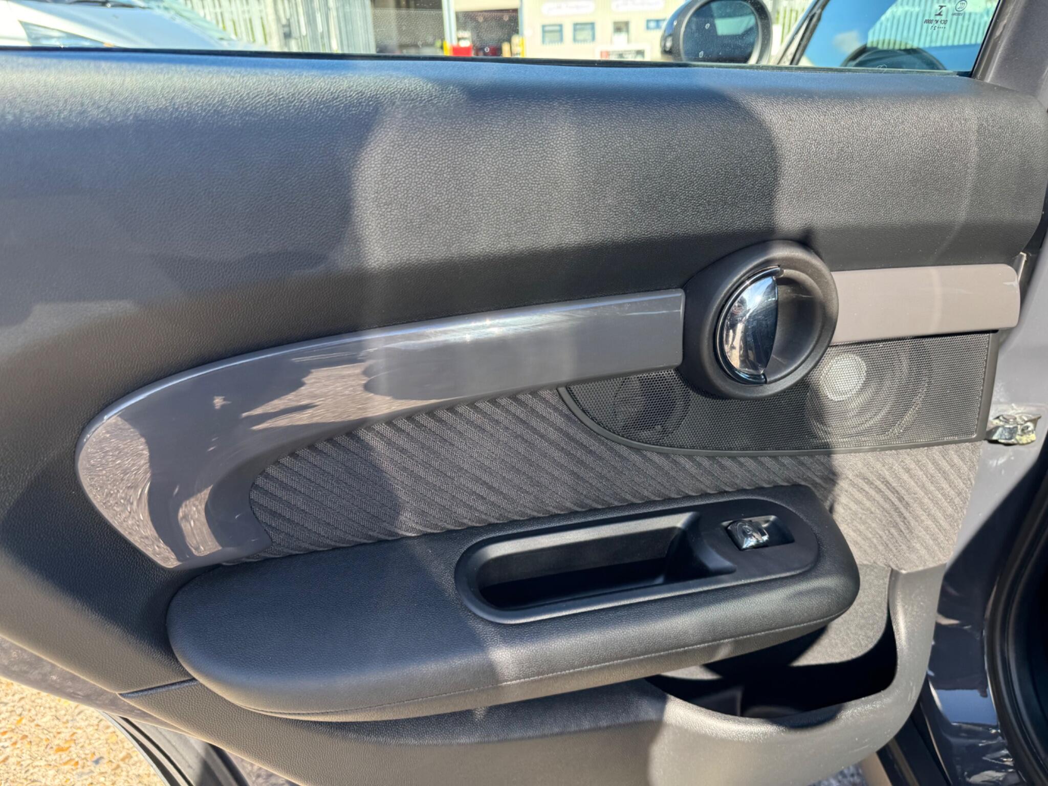 Mini Clubman view 35