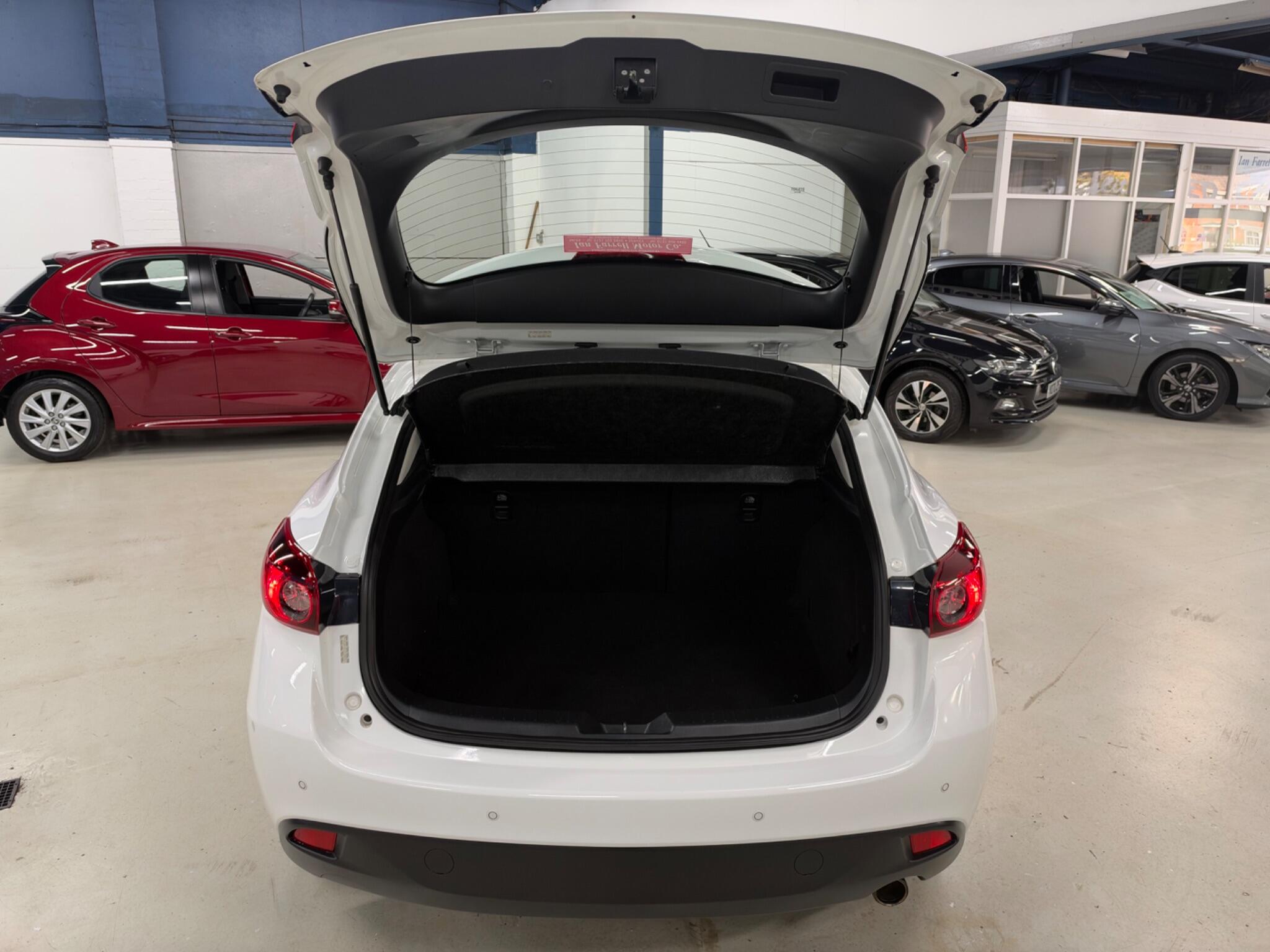 Mazda Mazda3 view 16