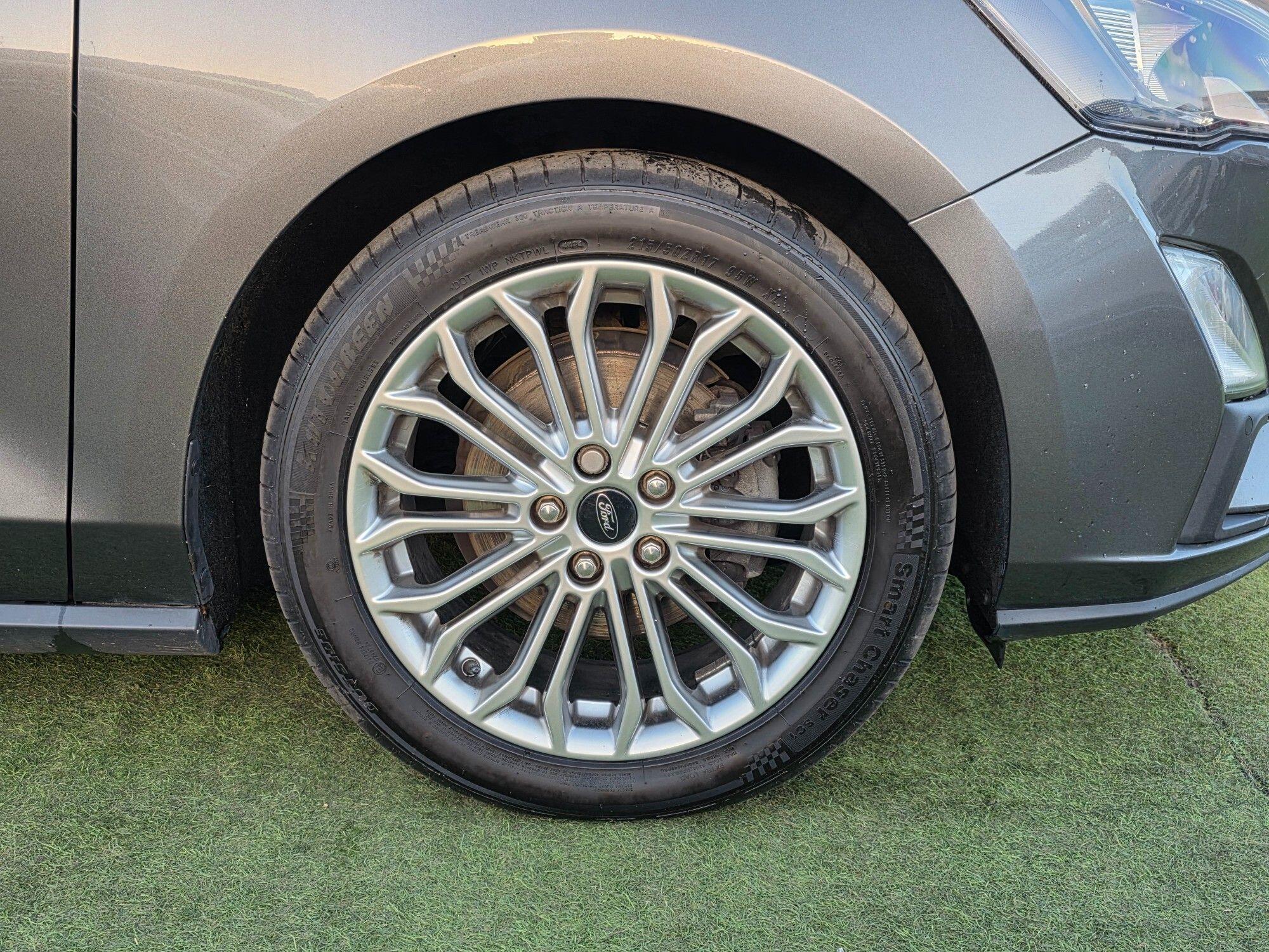 Ford Focus view 7
