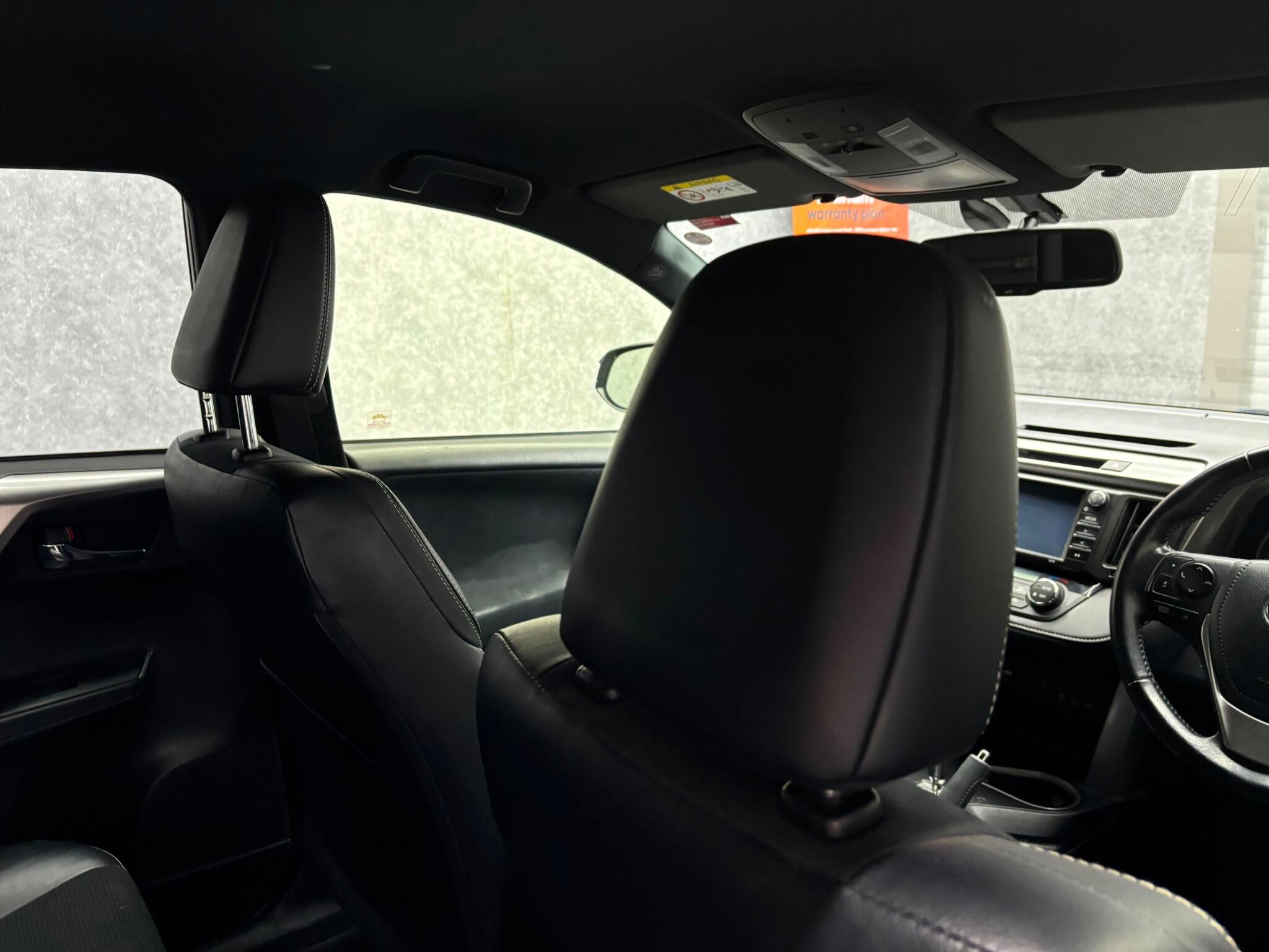 Toyota Rav4 view 14