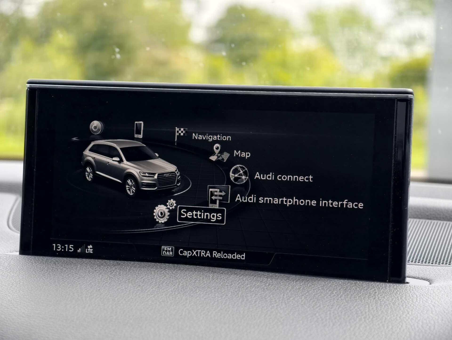 Audi Q7 view 48