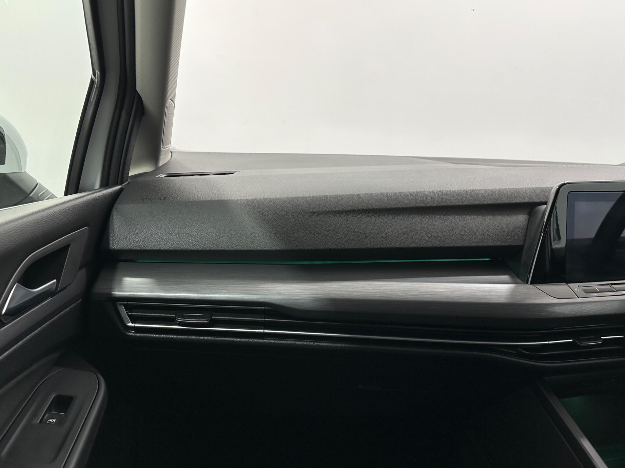 Volkswagen Golf view 29