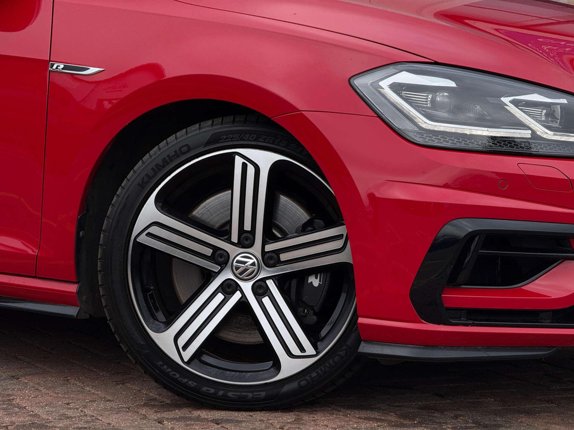 Volkswagen Golf view 22