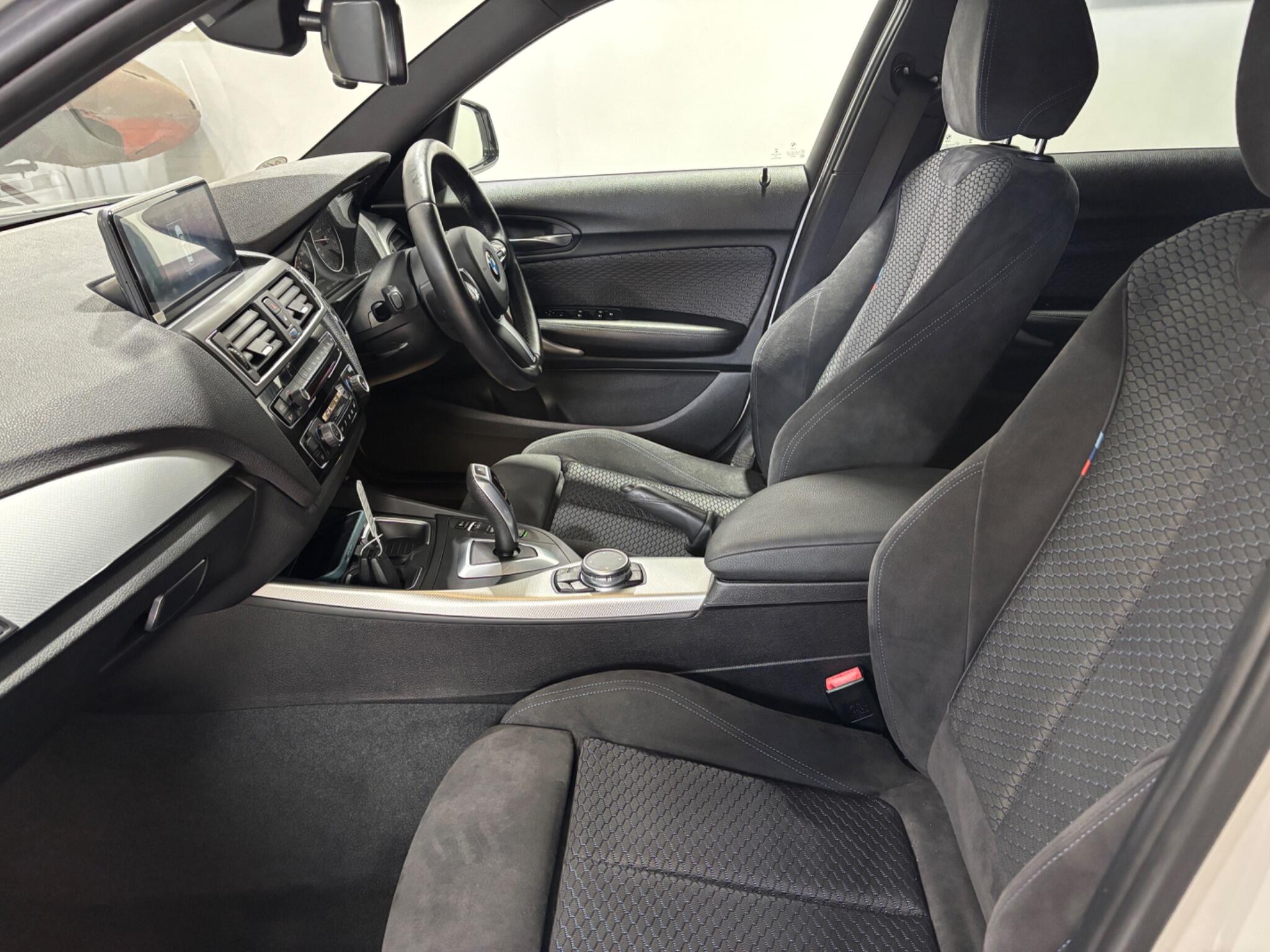 BMW 1 Series view 23
