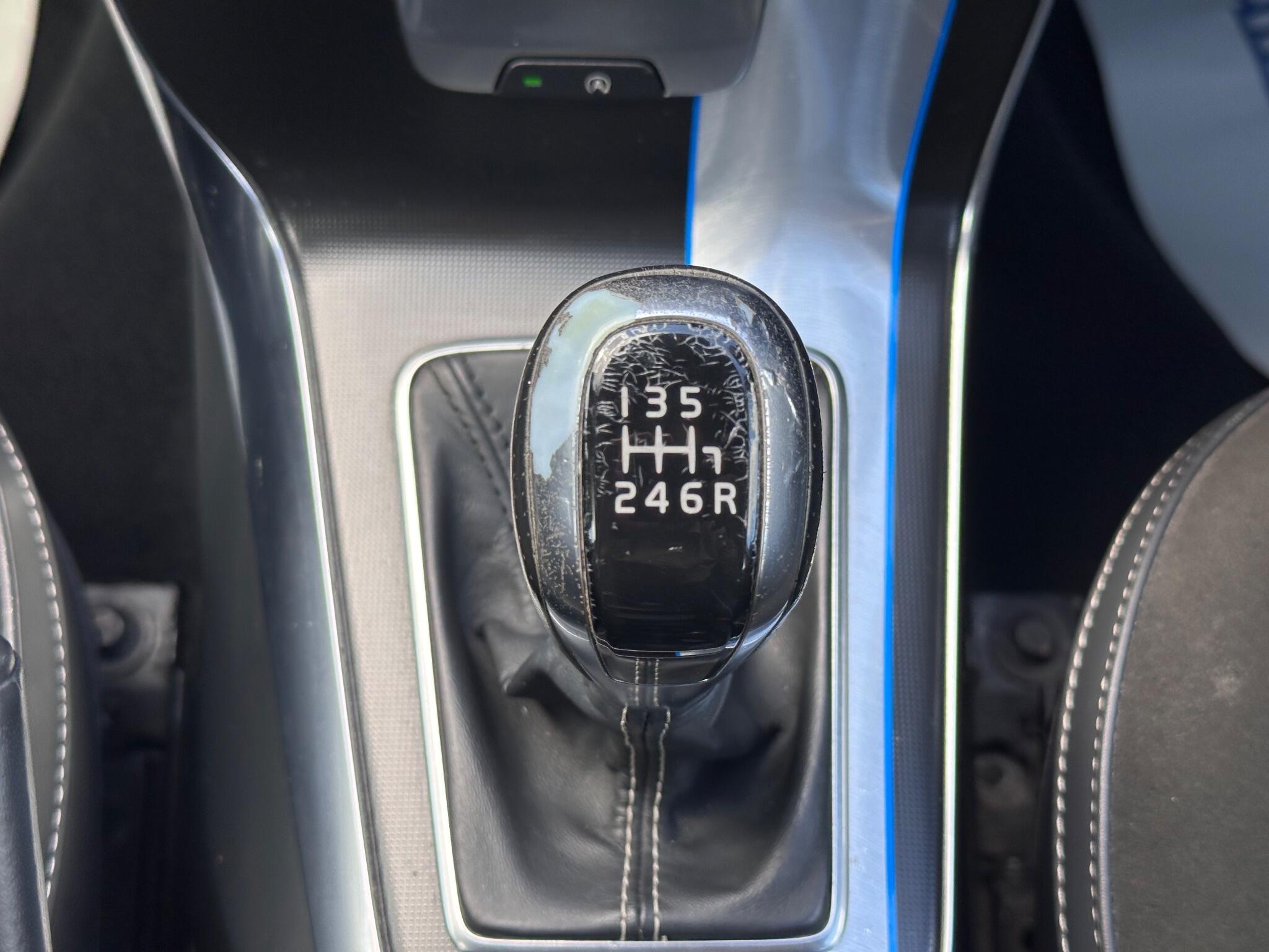 Volvo V40 view 40