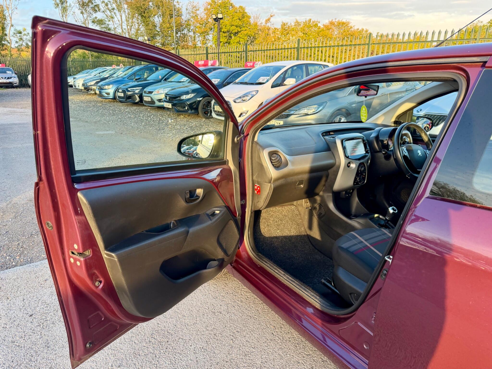 Peugeot 108 view 37