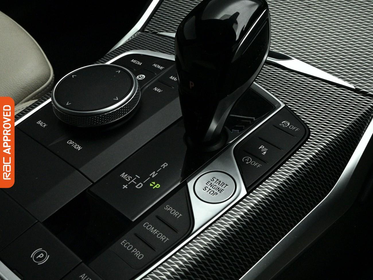 BMW 3 Series view 21