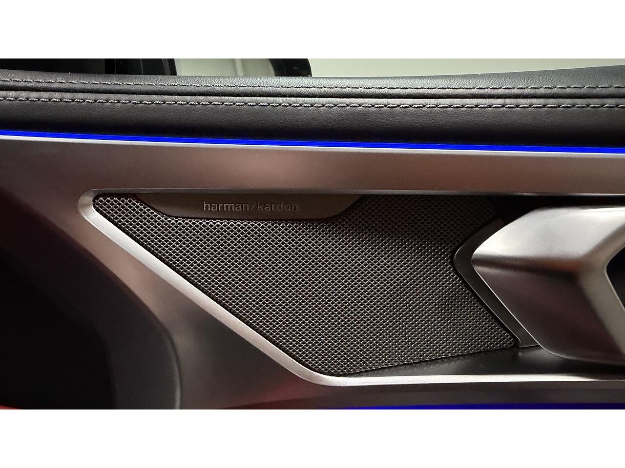 BMW 8 Series view 20